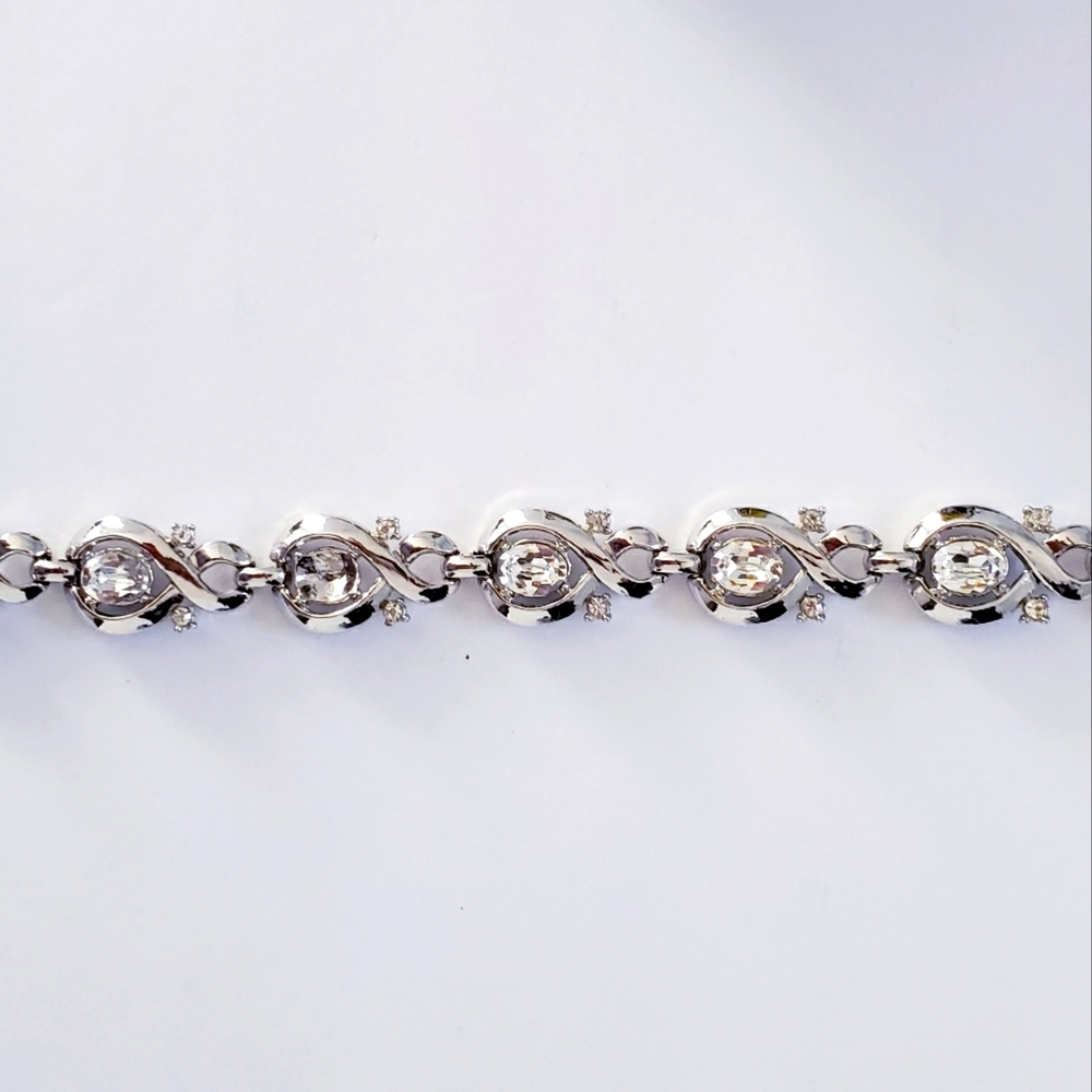 Vintage Trifari Pat Pend silver bracelet